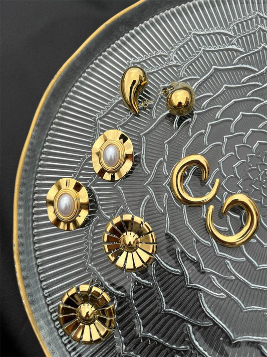 Altın Renkli Küpe Seti